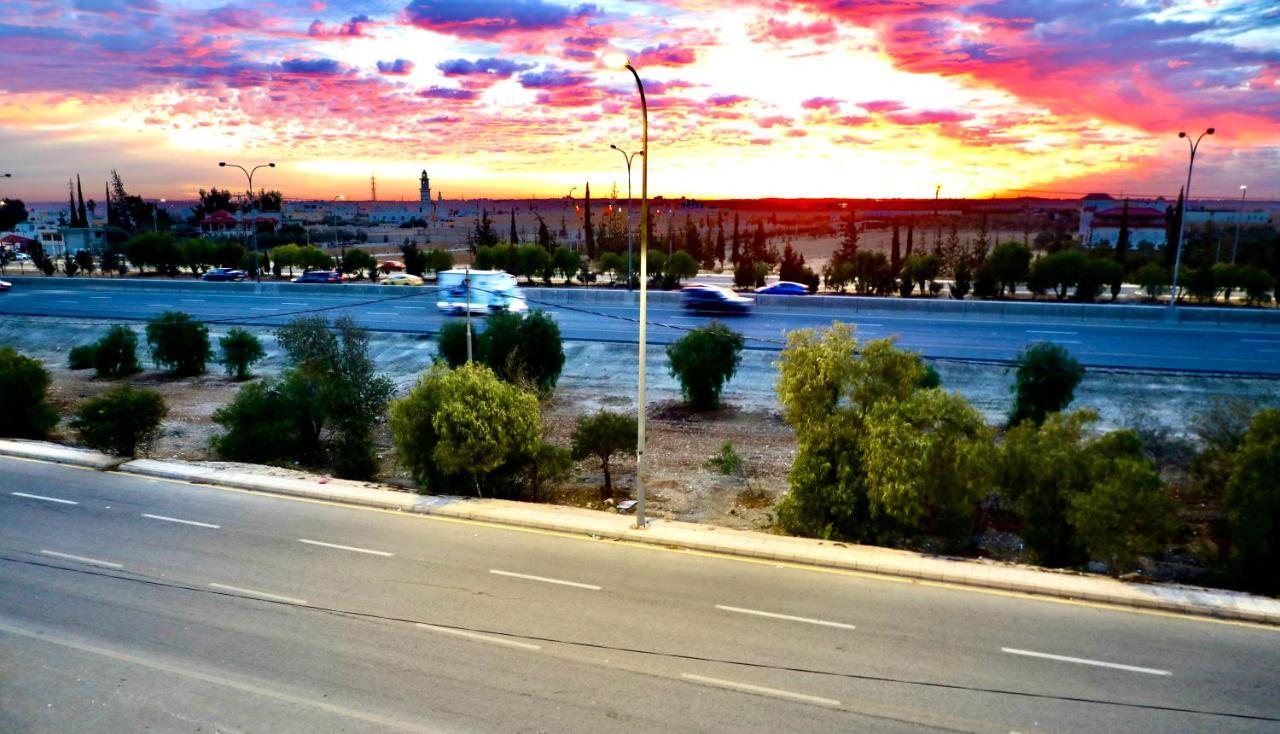Faraseen Apartments Al Qastal Exterior foto