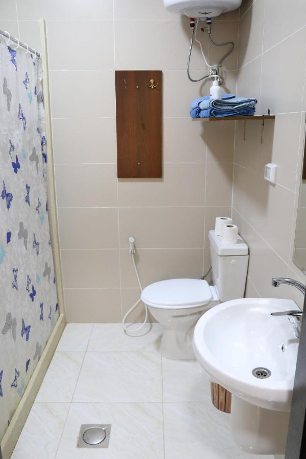 Faraseen Apartments Al Qastal Exterior foto