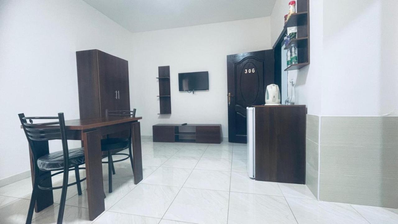 Faraseen Apartments Al Qastal Exterior foto